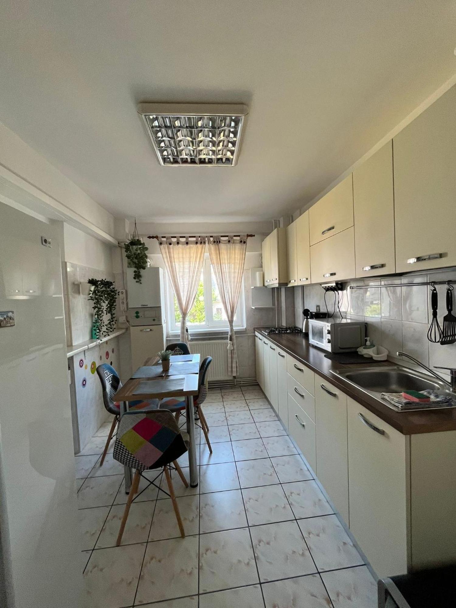 Picadilly Apartment Ploieşti Exterior foto