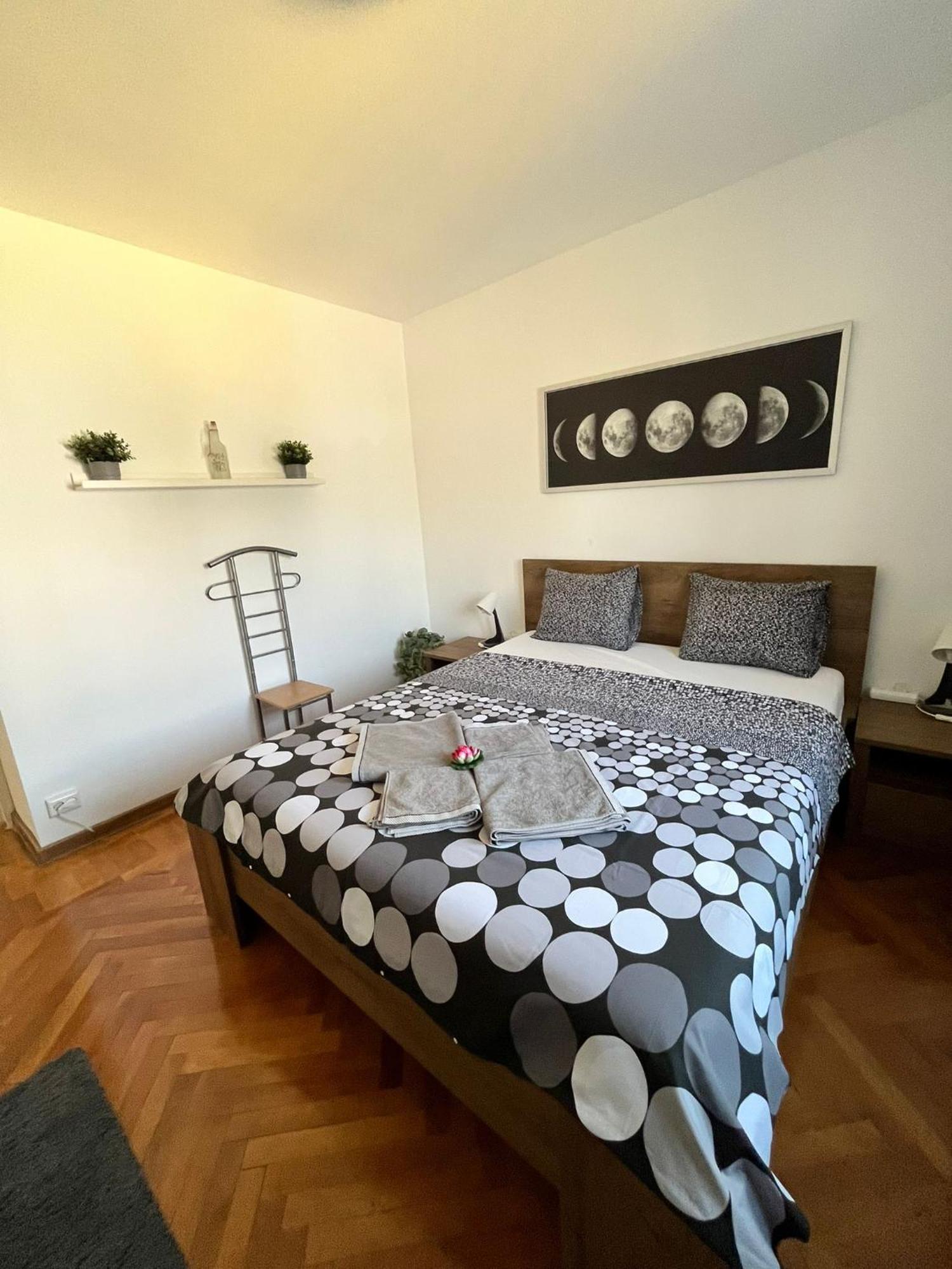 Picadilly Apartment Ploieşti Exterior foto
